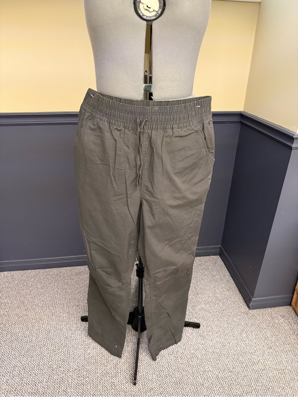 Prana Women’s Gray Elastic-Waist Straight-Leg Pants